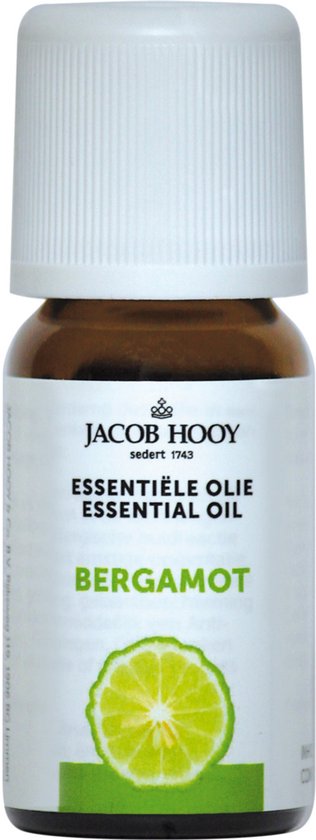 Bruine fles met witte dop. Label 'Jacob Hooy Essentiële Olie Bergamot' met halve bergamot citroen.