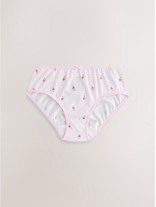 Lichtroze slips met fijne witte streepjes en kleine bloemenprint, met roze bies en strikje.