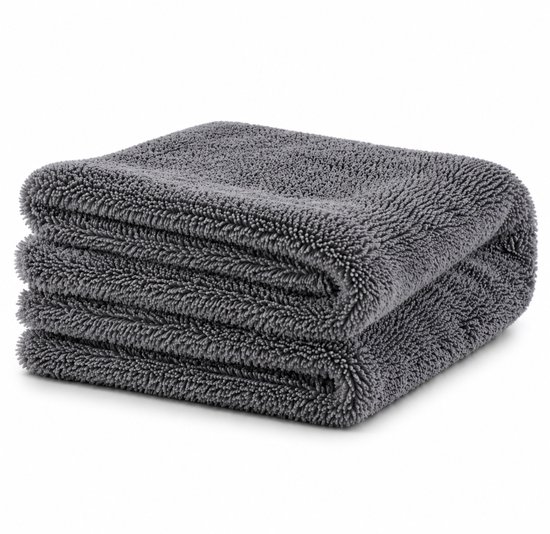 Chiffons en microfibre gris empilés.