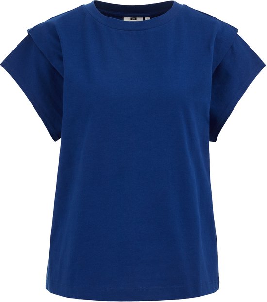 Kobaltblauw T-shirt met opgestikte mouwen, zwevend op een witte achtergrond.