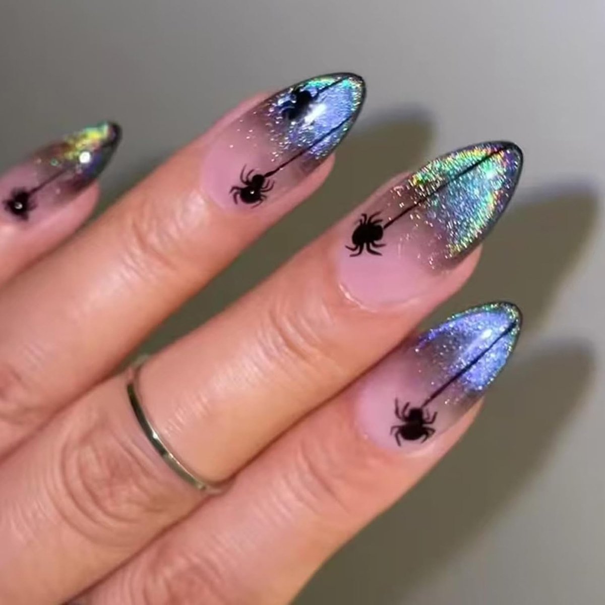 Nail Art Set - 24 Paar Kunstnagels - Paarse Glanzende Valse Nagels - Met Spinnen Design voor Halloween - ShopVlot