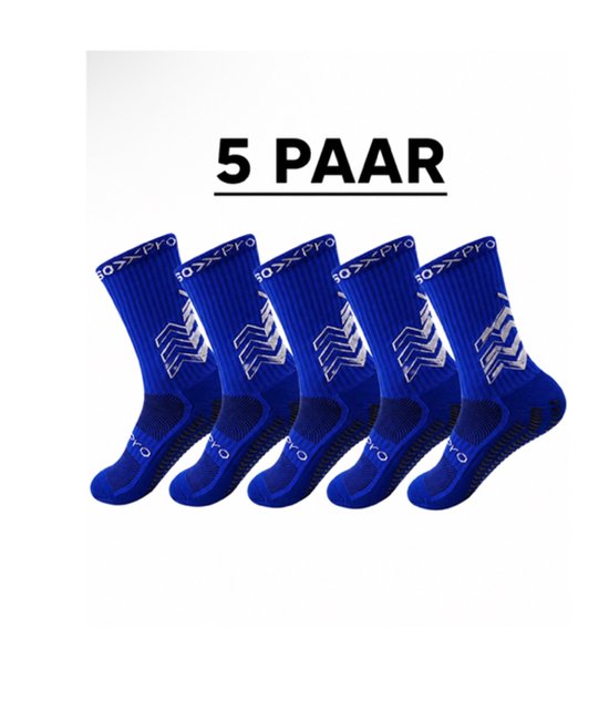 Vijf paar felblauwe gripsokken met witte "50> PRO" logo's en "5 PAAR" tekst.