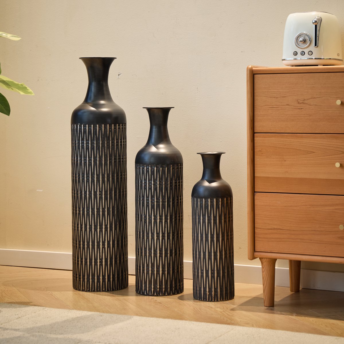 DESMIU Vloervaas – Set Van 3 – 50 Cm, 66 Cm En 83 Cm – Zwart Metaal – Verticaal Geroefd – Voor Droogbloemen En Pampasgras – Niet Waterdicht