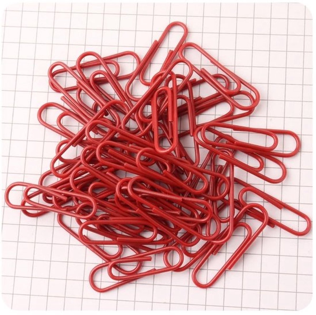 100 stuks 28mm gekleurde metalen paperclips met kunststof coating - Duurzaam en roestvrij - Rood