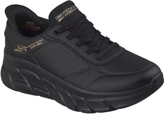 Zwarte Skechers sneaker met veters, logo op zijkant en 'GO RUN' op de achterkant.