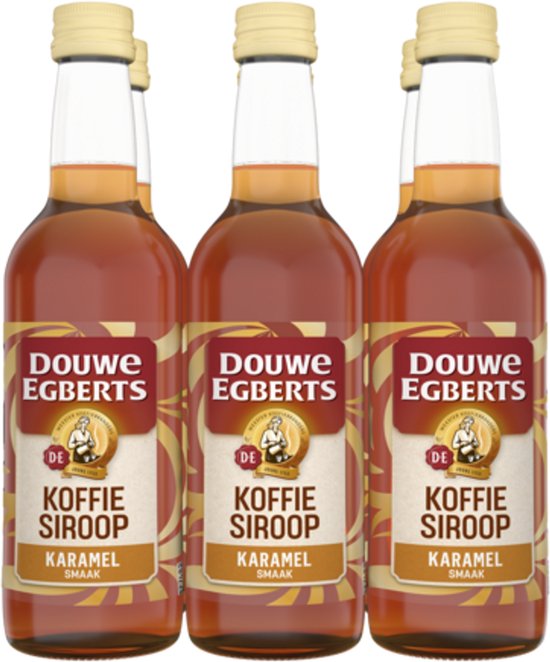 Drie flessen Douwe Egberts Karamel Koffiesiroop, met rood, geel en oranje label en opdruk.