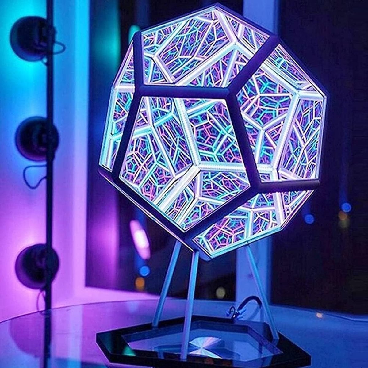 Omgoods - Hyper Cube LED Lamp met Stand en RGB Verlichting