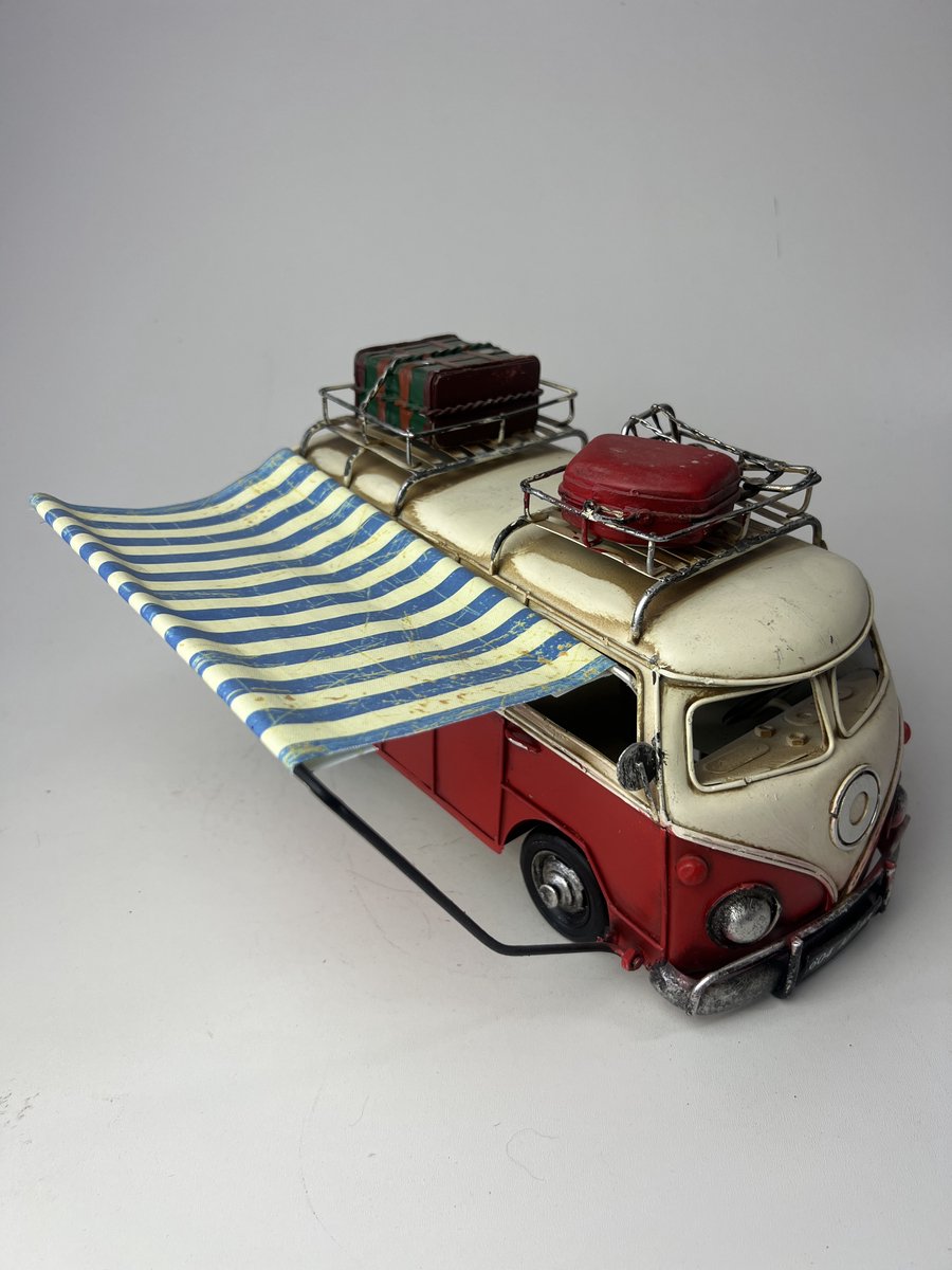 Retro Bus camper met luifel en koffers op dak Rood t1 look