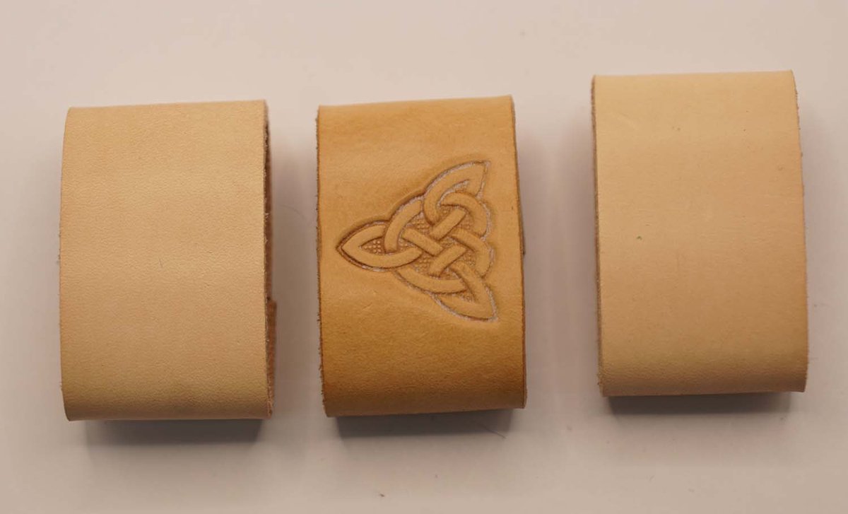 3 Lederen riem lusjes voor broekriem van 4 cm breed 2x uni, 1x triskel - riem lusjes die je zelf kunt verven - riem lusje vervangen omdat die verloren is - riem repareren met nieuw lusje - centuur lusje repareren - leer lusje