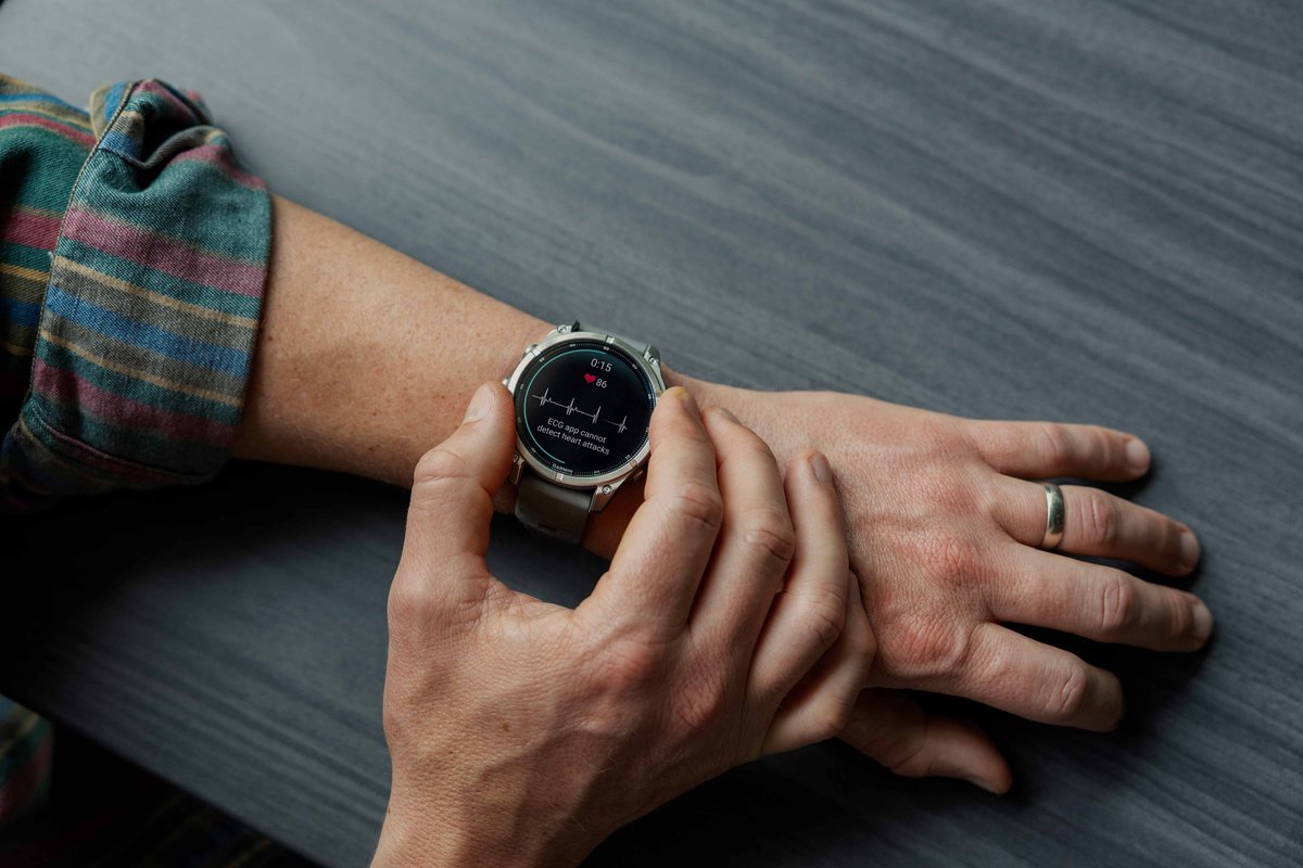 Garmin fēnix 9 - Multisport GPS Smartwatch - 43 mm thumbnail 6