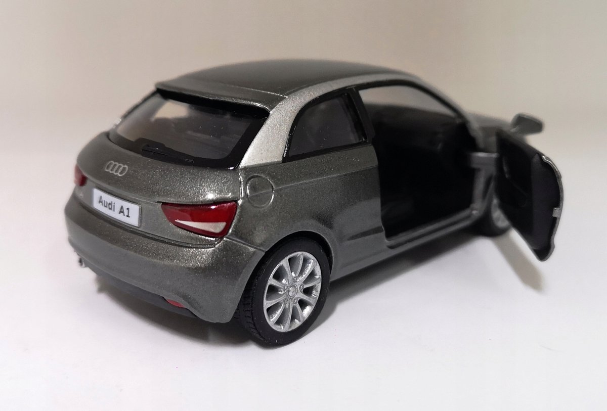 Kinsmart Audi A1 2010 modelauto schaal 1:32 metaal