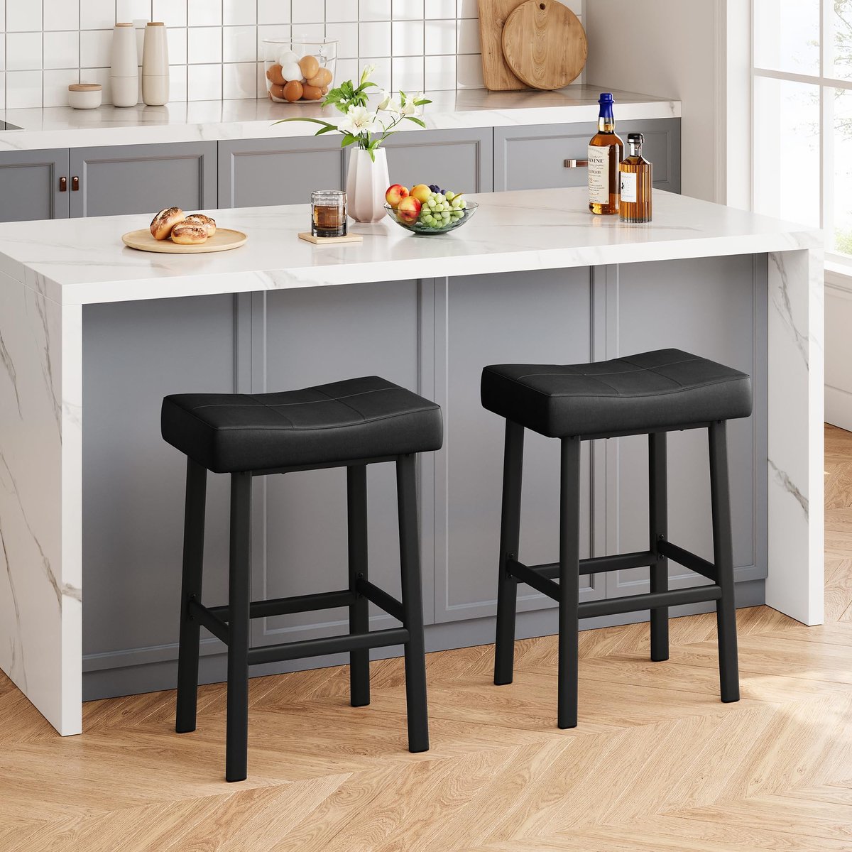 Moderne barkrukken zonder rugleuning, set van 2, 29 inch barhoogte – Gestoffeerde, waterdichte zitting van PU-leer – Stevig metalen frame met voetsteun – Gemakkelijk schoon te maken – Ideaal voor de keuken, thuisbar of café