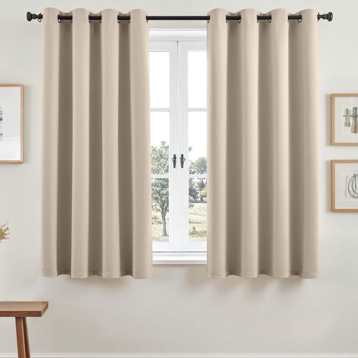 SnelShoppen - Set van 2 Korte Opaque Beige Blackout Gordijnen met Oogjes 145x140 cm - Ideaal voor Keuken, Slaapkamer, Woonkamer en Kinderen