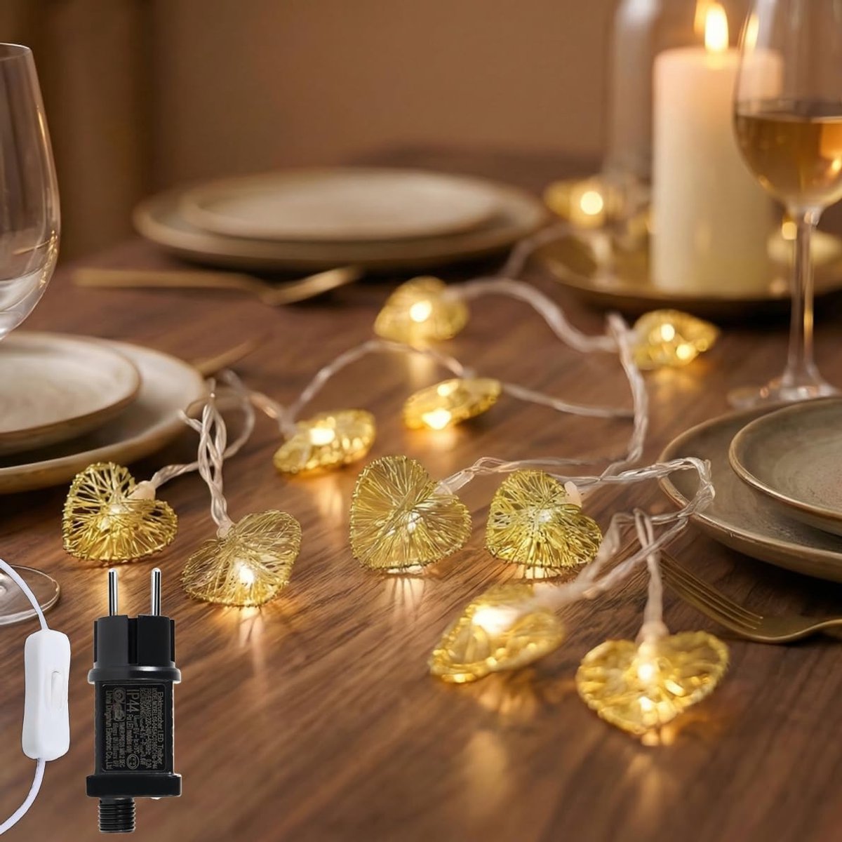 SnelShoppen - Hartvormige Lichtslinger 6m - 20 LED Gouden Hartjes - Binnenverlichting - Voor Valentijnsdag, Feest, Huwelijk, Slaapkamer, Kerstmis