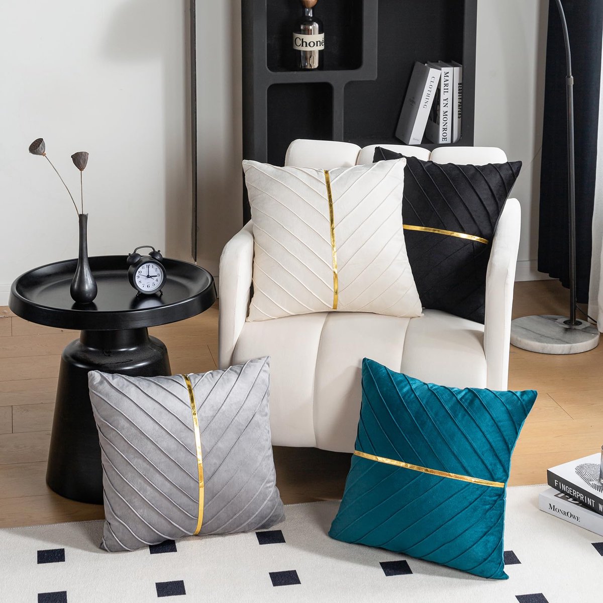 Kussenhoezen 40 x 40 - Zwart Fluweel - Luxe Goud Accent - Perfect voor Woondecoratie - ShopVlot