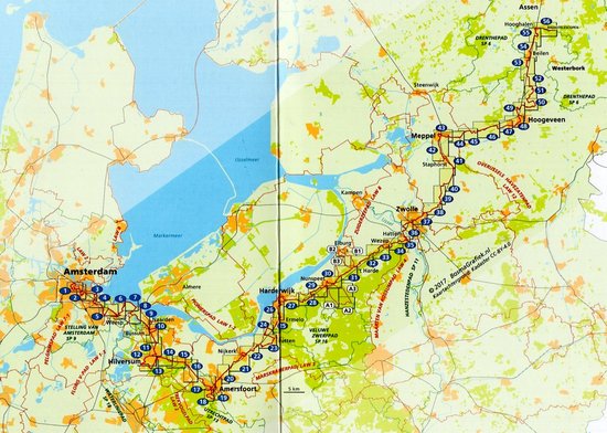 Kaart van het Westerborkpad LAW 15, met routes door Nederland, inclusief Amsterdam, Zwolle en Assen.