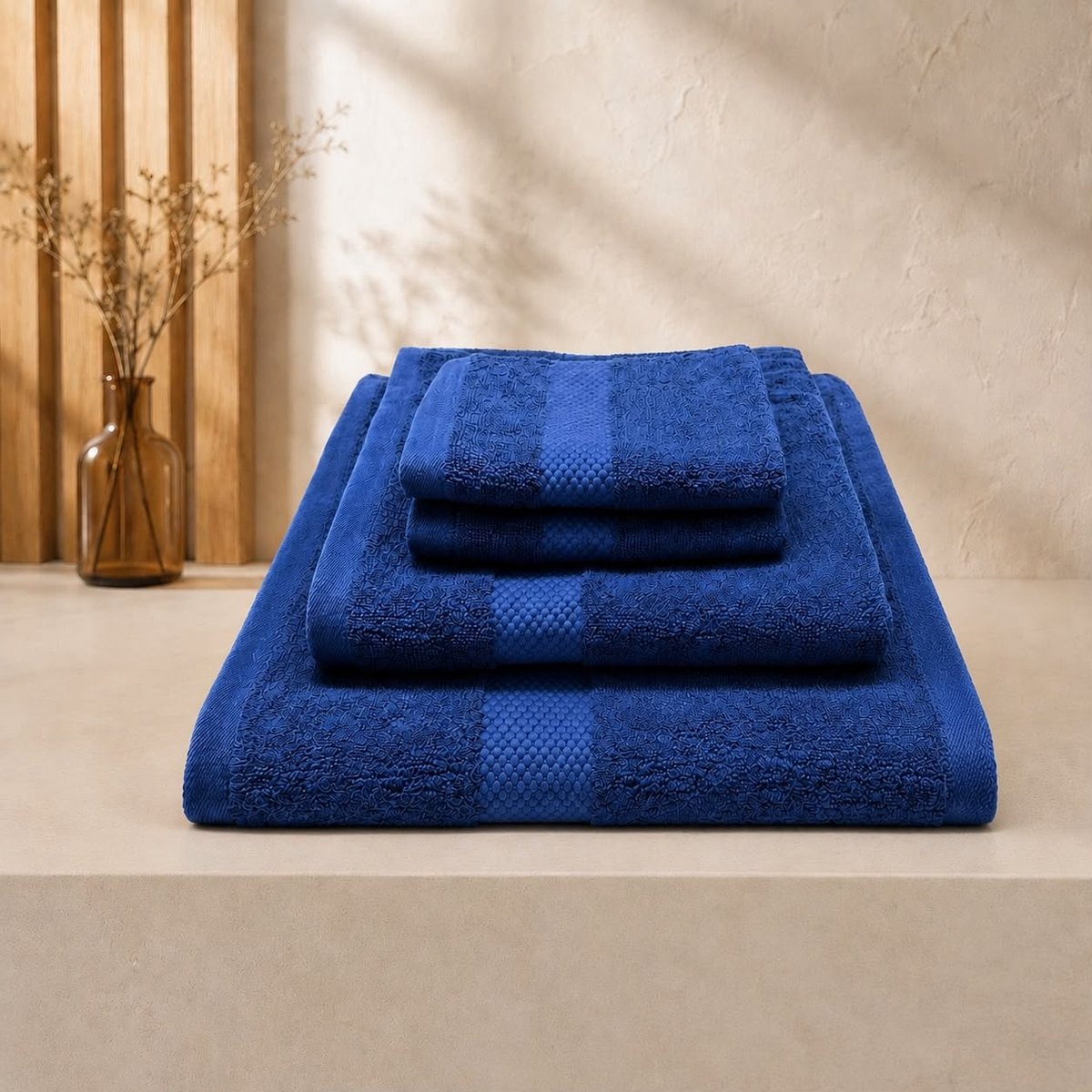 The Linen Room Handdoeken Set – 4-delig – 2 Gastendoekjes, Handdoek & Douchehanddoek – 100% Katoen 650 GSM – Dubbelgetwijnd 20/2 Garen – OEKO-TEX® – Hotelkwaliteit – Donkerblauw