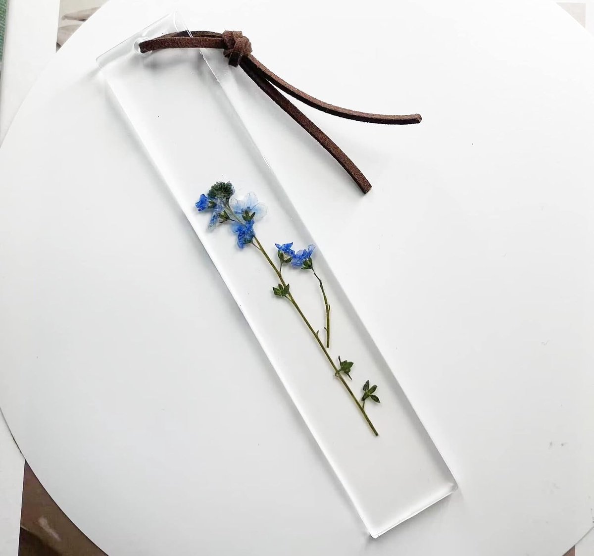 Unieke Epoxy Boekenleggers met Gedroogde Bloemen en Transparant Acrylaat voor Kinderen, Vrouwen en Onderwijsprofessionals - Perfect voor Lezers, Boekclubs en Planners met Grote Bladeren