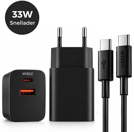 Zwarte 33W snellader met twee USB C poorten, een EU stekker en twee zwarte USB C kabels.