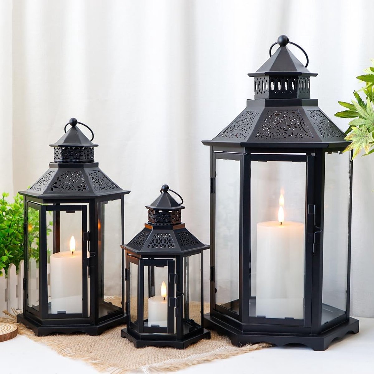 Decoratieve Kaarslantaarns 46 & 33.5 & 24cm Hoog Grote Vintage Metaal Kandelaarhouders met Versterkt Glas voor Kerstmis Woonkamer Tuin Patio Evenement Binnen Buiten (Zwart)