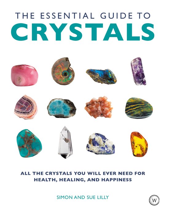De kaft van het boek 'The Essential Guide to Crystals' toont twaalf verschillende kristallen, waaronder een roze steen, ammoniet en amethist.