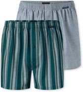 Twee boxershorts: één donkergroen met strepen, één grijs met fijne verticale streepjes.
