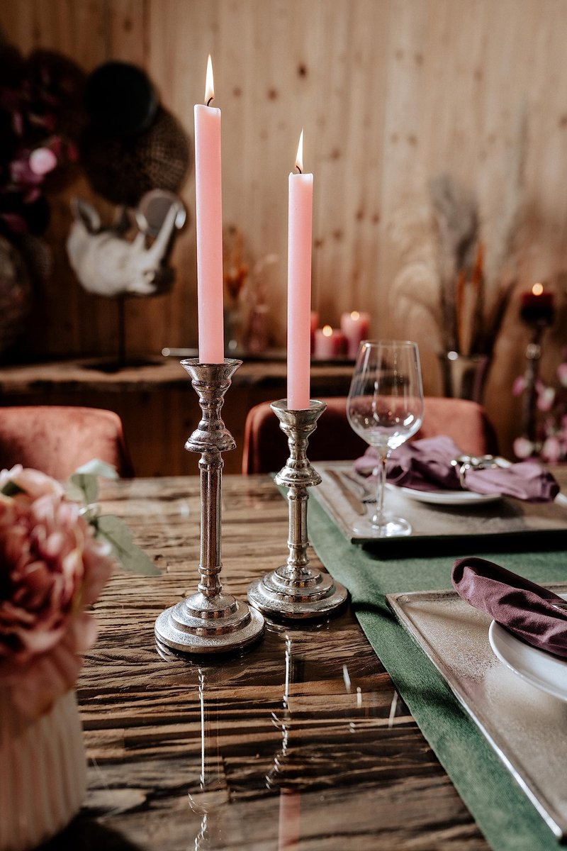 Kandelaar, set van 2 kandelaars, aluminium, zilver, decoratie, modern, voor staafkaarsen, tafeldecoratie, bruiloft, decoratie woonkamer, H 21 en 26 cm