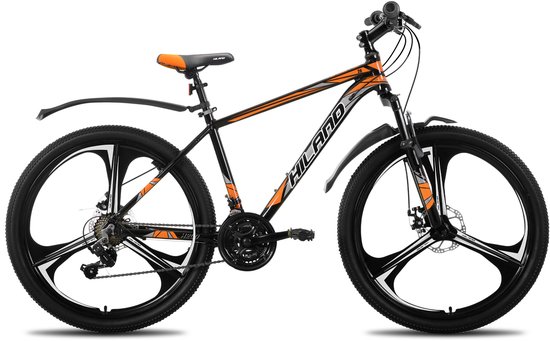 Zwarte mountainbike met oranje accenten en opvallende zwarte velgen met oranje details.