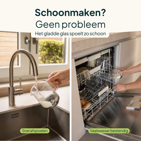 Glazen kan van melkopschuimer wordt onder de kraan afgespoeld, en een vaatwasser wordt gevuld met vaatwerk.