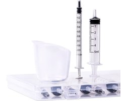 Elvie Colostrum Collector Kit - 20 st Colostrum spuitjes om moedermelk te verzamelen - Incl. 20 moedermelkspuitjes 1 ml en 5 ml, 22 labels en opvangbeker - Vanaf 37 weken zwangerschap