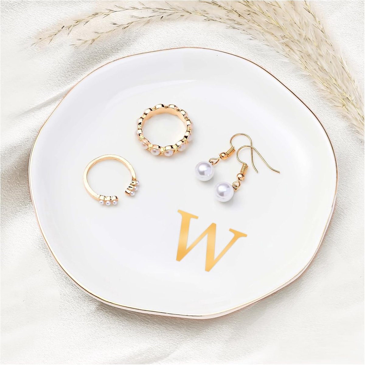 Keramische ring schotel sieraden lade, gepersonaliseerde snuisterij schotel met gouden initialen voor oorbellen kettingen, decor verloving huwelijksgeschenken voor vrouwen -wit W
