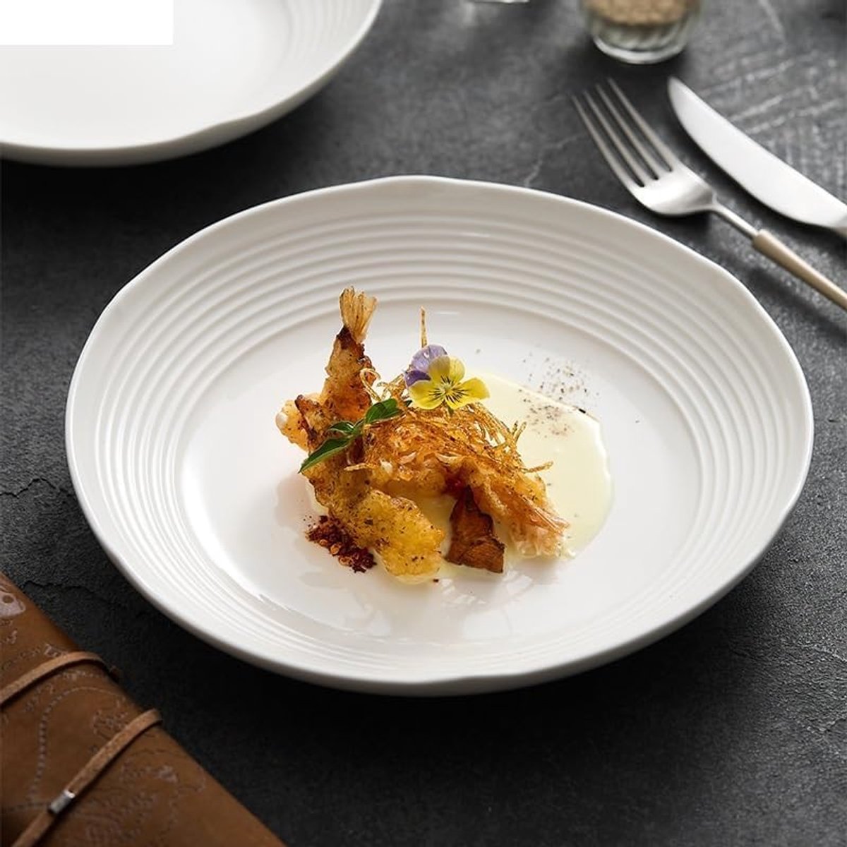 Borden Zuiver wit keramiek horizontaal patroon diep bord restaurant saladebord dessertbord koude schotel plaat creatief servies Keukenplaten(A 10.2 inch)
