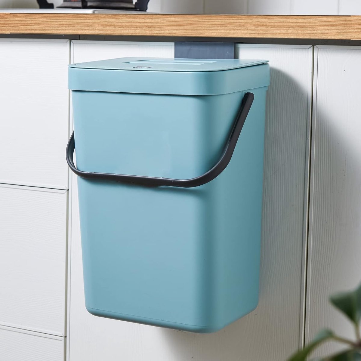Hangende prullenbak met deksel, 7L kunststof hangende keukenemmer voor kastdeur, keuken onder gootsteen, wandgemonteerde afvalbak voor keuken, badkamer (blauw)