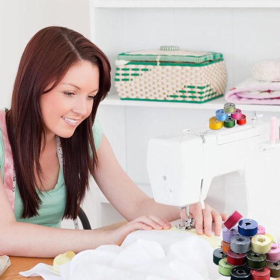 Set van 36 Voorgewonden Kleurige Spoelen voor Naaimachines - Assortiment Onderdraden voor Diverse Merken zoals Brother, Janome en Babylock — afbeelding 3