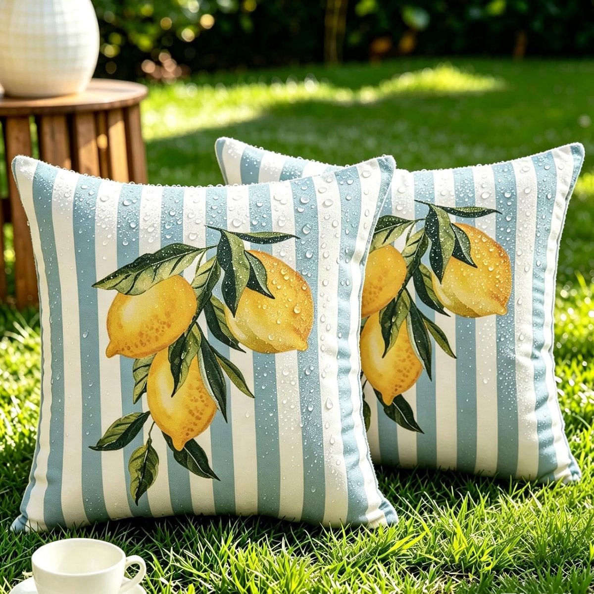SnelShoppen - Set van 2 Waterdichte Buiten Kussenhoezen 40x40cm Lichtblauw Gestreept voor Tuin, Terras, Woonkamer, Slaapkamer, Vakantie, Polyester