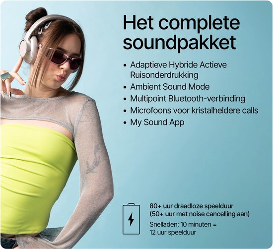 Jongedame met roze koptelefoon en zonnebril, poseert met hand op koptelefoon. Tekst: Het complete soundpakket.