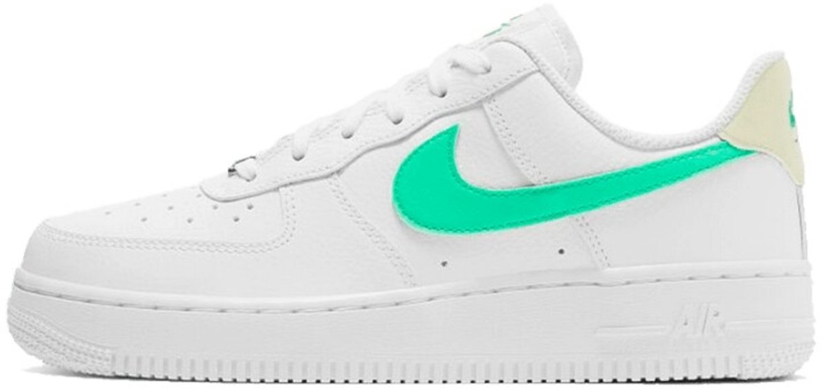 Nike Air Force 1 ’07 Damesschoen /Light Bone/ Glow Groen