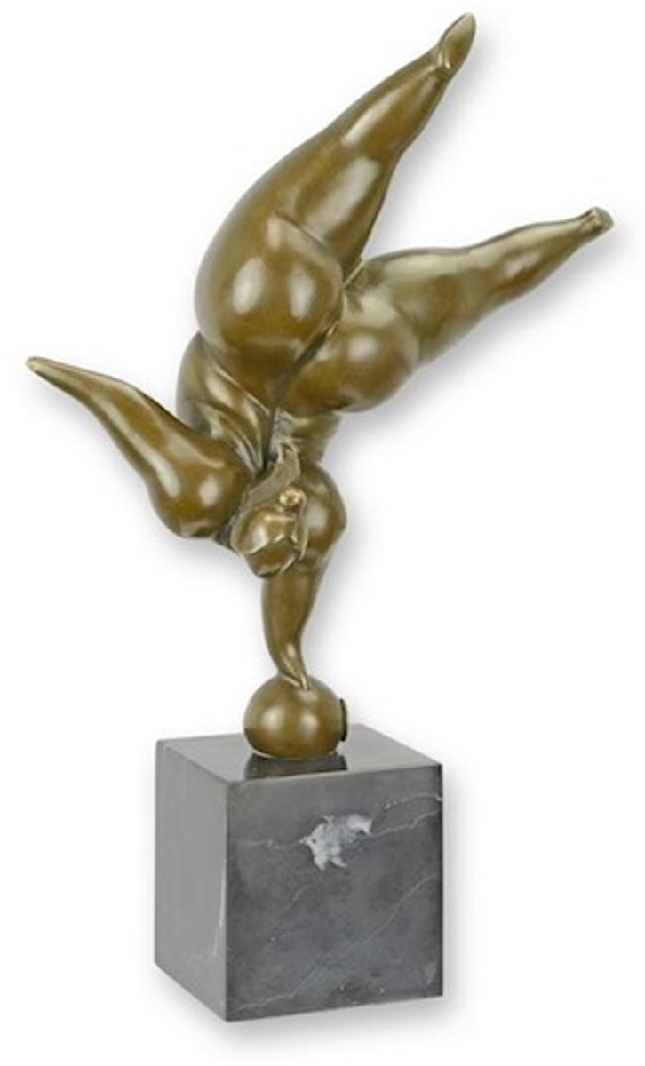 Bronzen beeldje - Balancerende dame - Dikke dames - 33,5 cm hoog