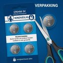 Kindveilige verpakking met 4 stuks CR2450 3V lithium knoopcelbatterijen.
