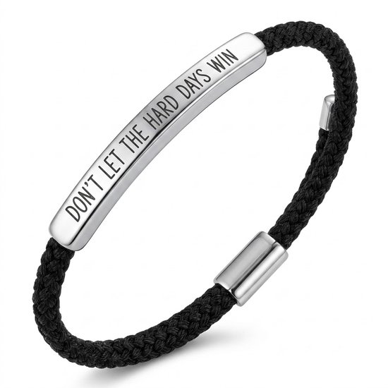 Bracelet cordon noir tressé avec pendentif rectangulaire argenté gravé 'DON'T LET THE HARD DAYS WIN'.