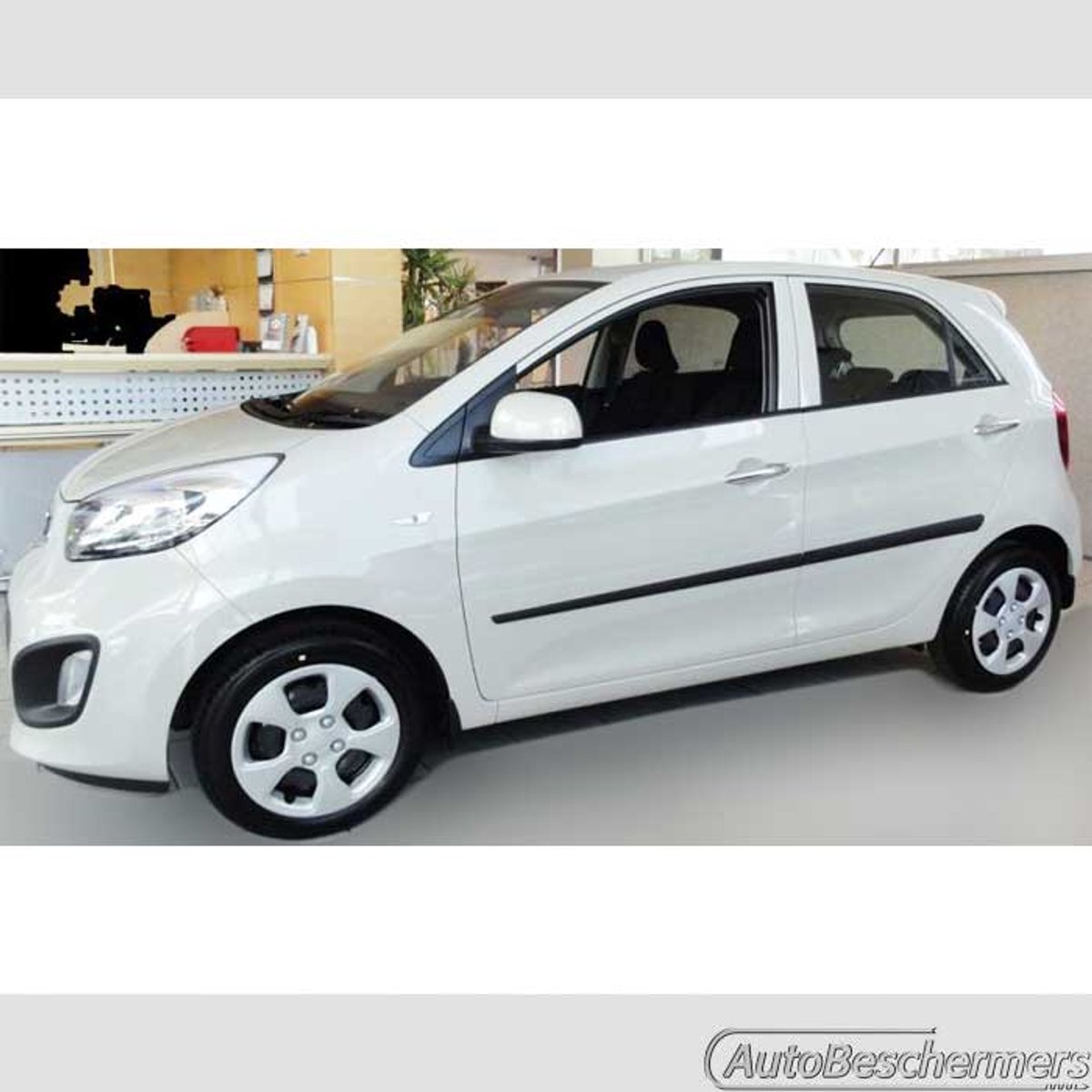 Stootlijsten set zwart voor Kia Picanto 5-deurs 05.2011-03.2017. De stootstrips zijn zelfklevend. Set a 4 stuks (#0020)