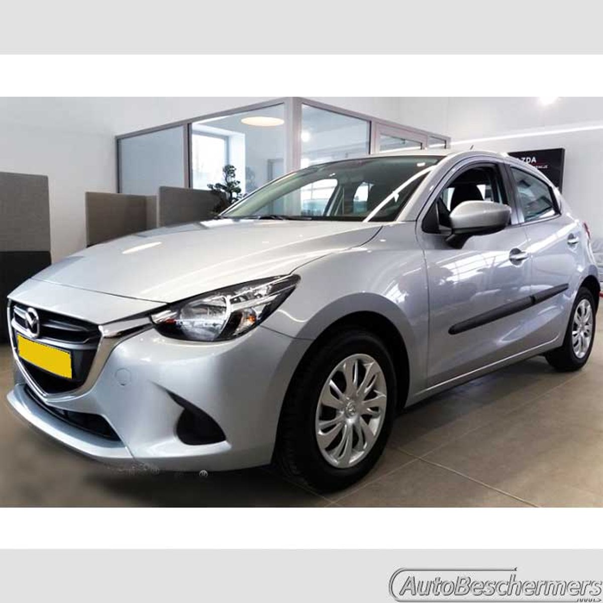 Stootlijsten set zwart voor Mazda2 2014-. De stootstrips zijn zelfklevend. Set a 4 stuks (#0022)
