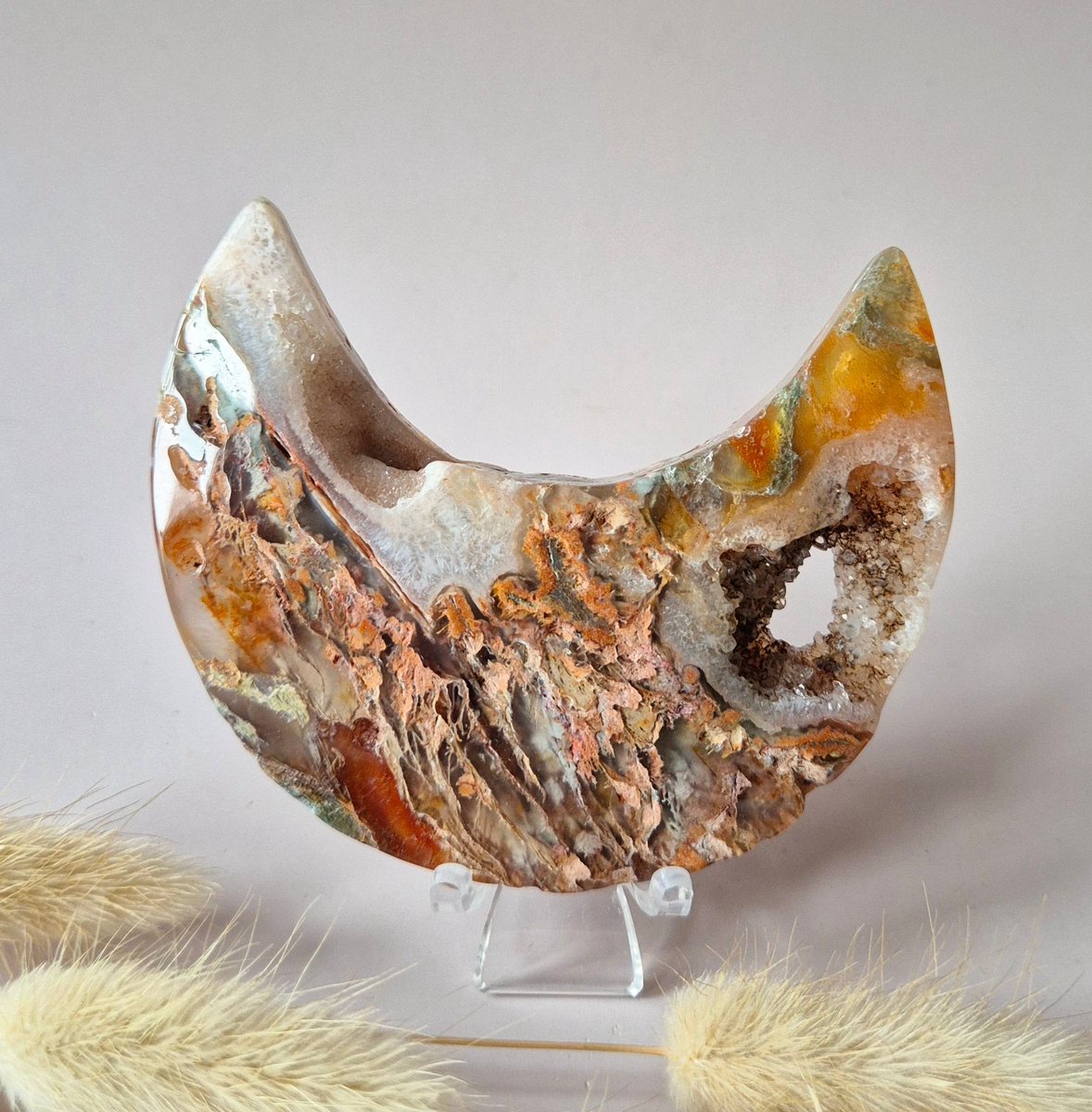 Rode Druzy Mosagaat Maan (8-10 cm) op standaard – #27