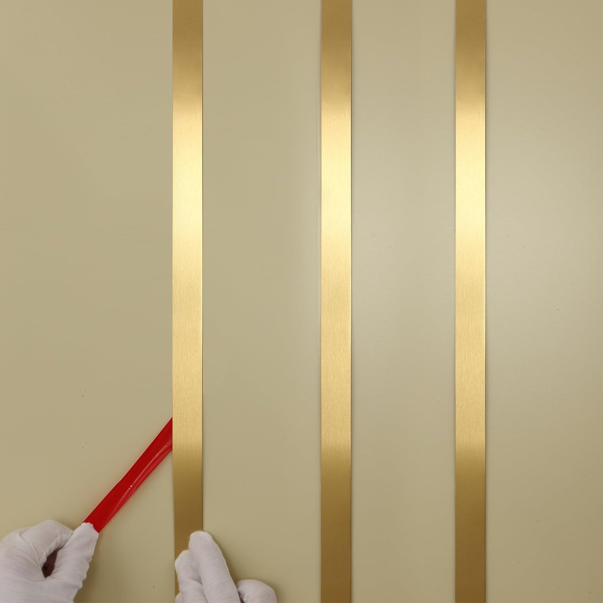 Omgoods - Gouden Metallized Trim voor Spiegels en Muren - Zelfklevende Decoratieve Strip (10m x 2cm)