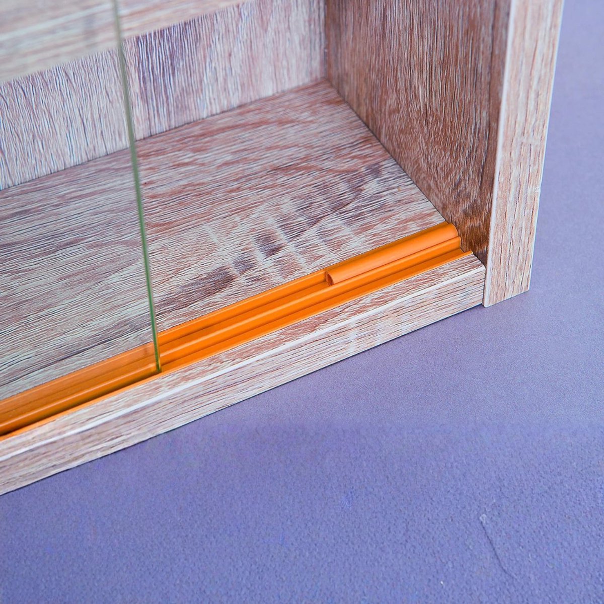 KIRA® Vitrinekast Met Glas - Hangplank - Hangende Vitrinekast met Glazen Deuren - Wandvitrinekast - Bruin - 10cm x 80cm x 60cm