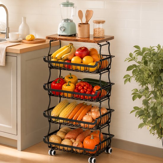 Zwart 5-laags keukentrolley op wielen met houten bovenblad, gevuld met fruit en groenten in een keukenomgeving.