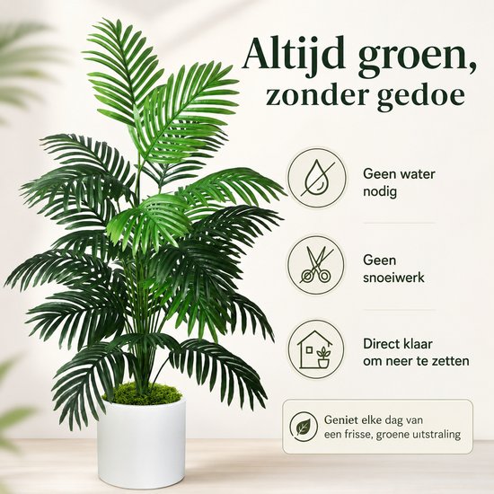 Groene kunstpalm in witte pot, met pictogrammen die aangeven geen water en snoei nodig.