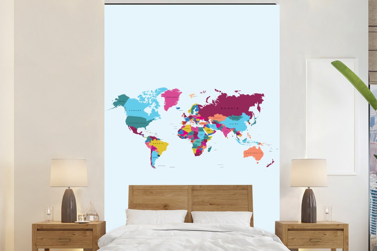 Behang - Fotobehang Wereldkaart - Trendy - Kleurrijk - Breedte 225 cm x hoogte 350 cm