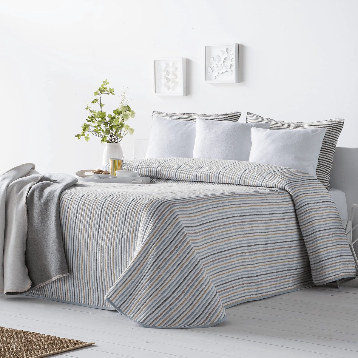 Lichte sprei Sofia 14 met strepenpatroon voor eenpersoonsbed 90 cm | Sprei Jaquard 90 cm | beige sprei 180 x 270 cm
