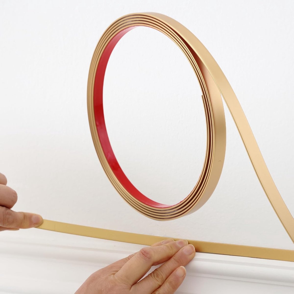 Gouden pel-en-plak muur en vormlijst, flexibele doe-het-zelf strip voor spiegel, vloer, kast, plafond, tegelrand (5m x 2cm)